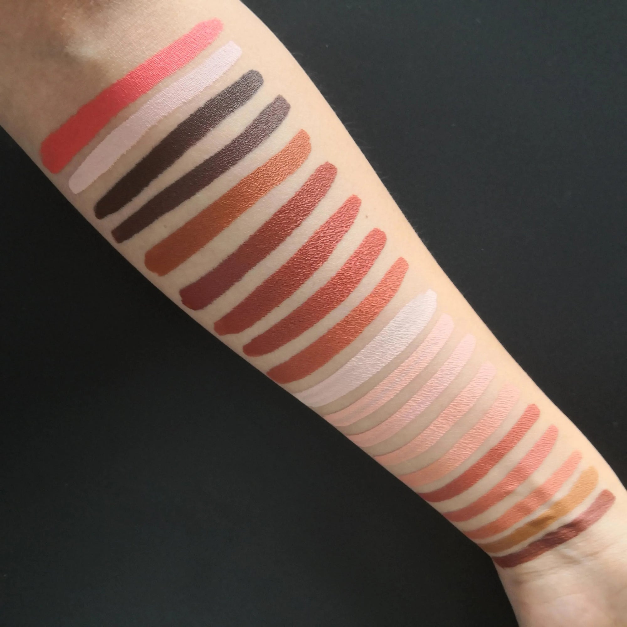 Private Label Water Activated Eyeliner Matte Brown Color Cake Liner Face Paint