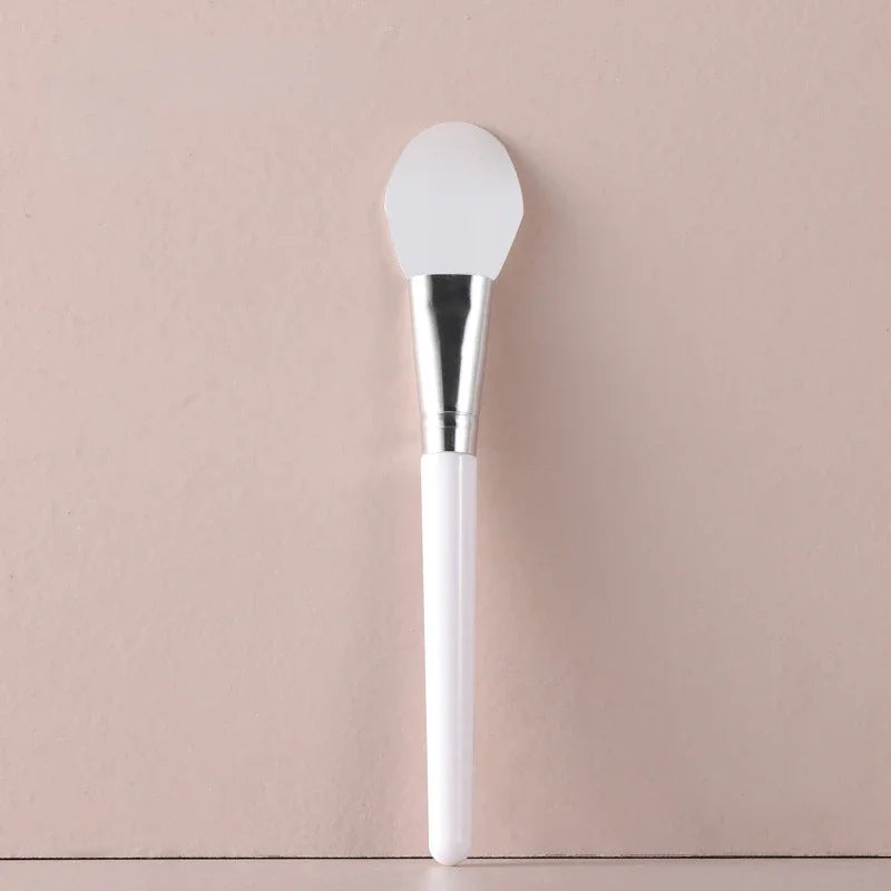 Facial Mask Brush Facial Soft Makeup Applicator Fan Shaped Portable Skin Care Beauty Tool Suitable for Girls Ladies